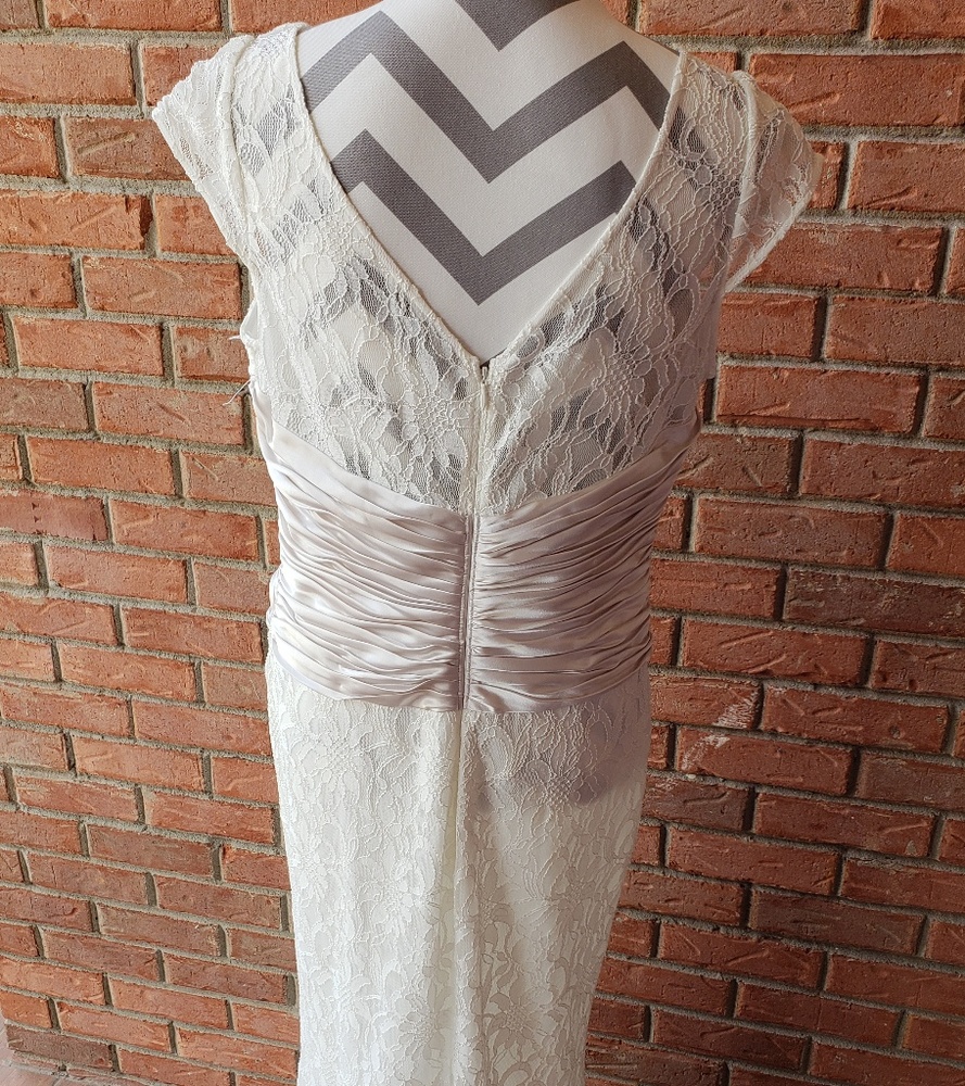 Dress - Picture 5 of 7